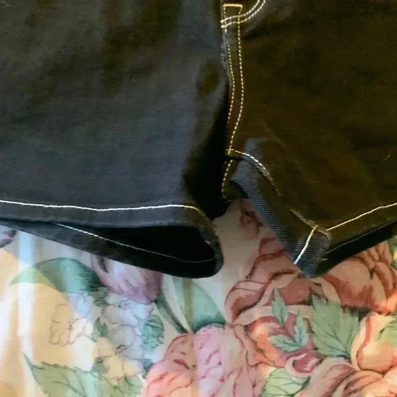 H&M Women’s Jean Shorts  Size 2 - Picture 2 of 8